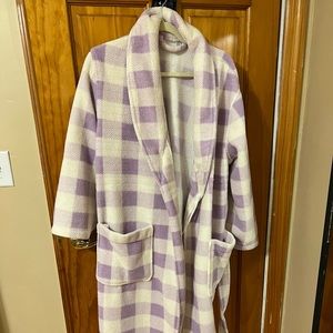 Pink Rose Plaid Robe Size Medium